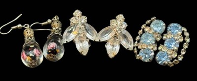 Auktion 375<br>3x Modeschmuck, Paar Ohrstecker, 2x Ohrclipse mit Strass [1]