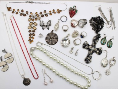 Auktion 375<br>Konvolut div. Modeschmuck [1]