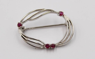 Auktion 375<br>925er Silber-Brosche, kl. Rubine, wohl Moser &Pfeil, 2,4gr., 3 x 2cm [1]