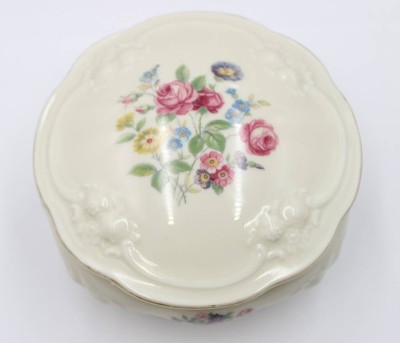 Auktion 375<br>runde Deckeldose, Rosenthal/Thomas, florales Dekor, H-7cm D-13cm [1]