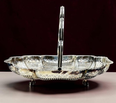 Auktion 375<br>Sammlungsauflösung, antiker, versilberter Servierkorb mit beweglichem Henkel, Hamilton, Laidlaw & Co. Glasgow, Versilberung erneuert, ca. H-6,5cm B-28cm T-21,5cm [1]