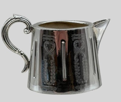 Auktion 375<br>Sammlungsauflösung, Milch und Zucker, EPNS Sheffield, älter, ca. H-8cm, Versilberung erneuert [1]
