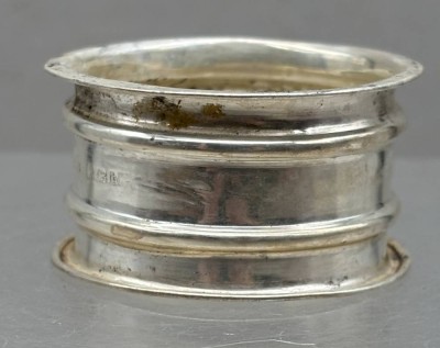 Auktion 375<br>alter verdellter Serviettenring, England, 12 gr., H-3 cm, D-5 cm [1]