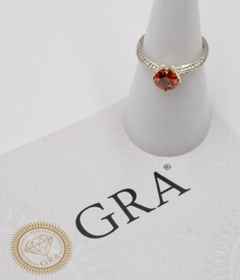 Auktion 375<br>925er Silber-Ring mit einem 2 Karat Moissanite, 1,9gr., RG 53, anbei GRA-Zertifikat [1]