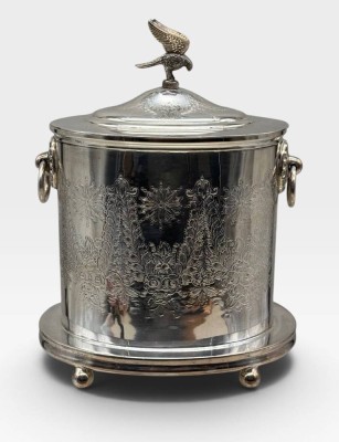 Auktion 375<br>Sammlungsauflösung, versilberte Keksdose, Richard Wright Manchester, älter, ca. H-20cm B-16,2cm, Versilberung erneuert [1]