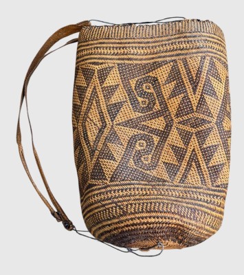 Auktion 375<br>antiker Borneo Rattan Korb: Penan Tribe Woven Reisetasche, gut erhalten, H-ca. 45 cm, D-28 cm [1]
