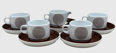 Auktion 375<br>4 Tassen mit U.T. und 1 Sahnekännchen 
