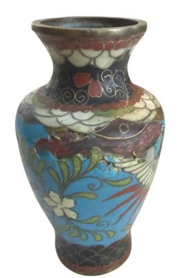 Auktion 375<br>antike kleine Cloisonne-Vase mit Vogeldarstellung, mehrfach beschädigt, H-9,5 cm [1]