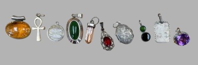 Auktion 375<br>10x  div. Kettenanhänger, Silber, tw. Halbedelsteine, zus. ca. 20 gr [1]