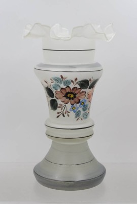 Auktion 376<br>Opalinglasvase, florale Emaillemalerei, ca. H- 26,5cm [1]