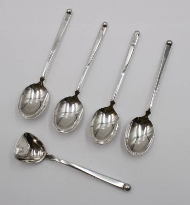 Auktion 376<br>4y Kaffeelöffel sowie eine Zuckerschaufel 925er Silber, zus.103,7gr., ca. L-12,5cm [1]