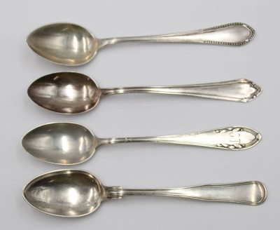 Auktion 376<br>3x div. 800er Silber-Kaffeelöffel und 1x 830er Silber, zus. ca. 58,8gr., teilw. Altersspuren, L-13,6cm [1]