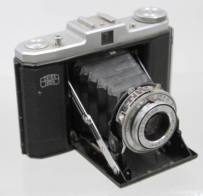 Auktion 376<br>Fotoapparat,  Zeiss Ikon Nettar (Modell 518/16), 50er Jahre, Funktion nicht geprüft [1]