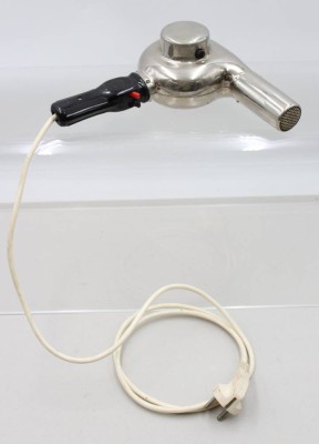 Auktion 376<br>alter Föhn, Schott, 500 W, läuft an [1]
