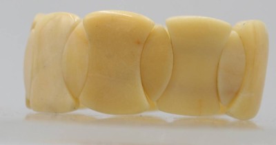 Auktion 376<br>Zugarmband, Stein?, B-3cm [1]