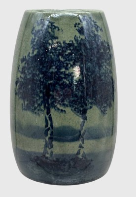 Auktion 376<br>Kunstkeramik-Vase mit Birken, H-18 cm, Gebrauchsspuren [1]