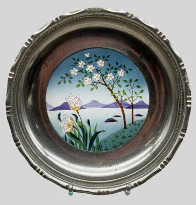 Auktion 376<br>Schale mit bemalten Boden, Galerie-Rand vernickelt, H-4 cm, D-24 cm [1]