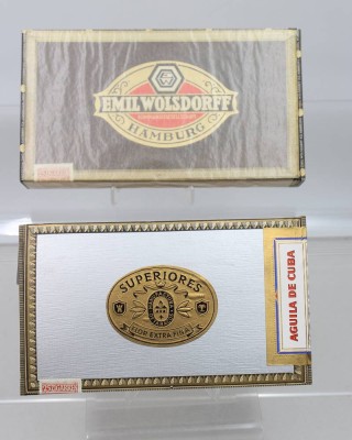 Auktion 376<br>2x div. Zigarrenkästen, orig. verschlossen, Emil Wolsdorff Kommanditgesellschaft Hamburg und Superiores Flor Extra Fina - Aguila de Cuba [1]