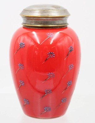 Auktion 376<br>Teedose um 1920, rotes Glas mit floraler Emaillemalerei, Metalldeckel, ca. H-16cm [1]