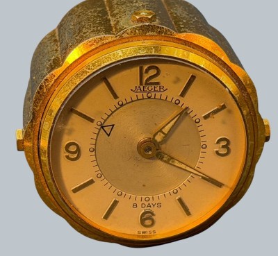 Auktion 376<br>WECKER, JAEGER, Messing, Acht-Tage-Werk., 15 Steine, Swiss, Werk steht, ungepflegt, D-5 cm [1]