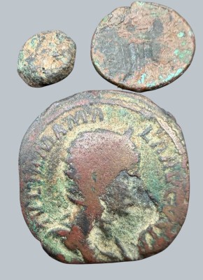 Auktion 376<br>3x antike Münzen, grösste wohl römisch, Kaiserzeit, alle in schlechter Erhaltung [1]