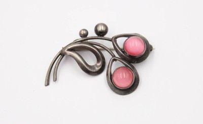 Auktion 376<br>Vintage-Silberbrosche, Hermann Siersbøl, 925er Sterlingsilber, Dänemark, rosa Steine, 6,3gr., L-4,5cm [1]