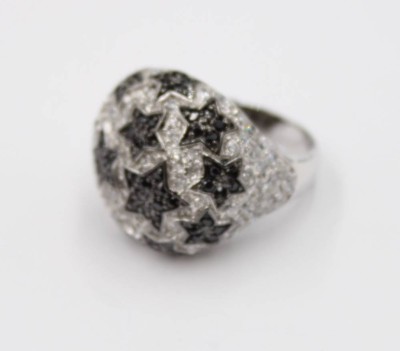 Auktion 376<br>925er Silber-Ring, scharze und klare Steine, Sternenmuster, 16gr., RG 57 [1]