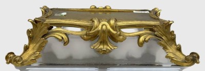 Auktion 376<br>Bronze Podest, wohl für Skulptur oder Uhr,  um  1800, H-9 cm, 40x24 cm, Standfläche 22x13,5 cm [1]