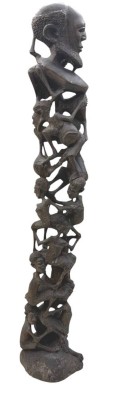 Auktion 376<br>hohe Makonde-Ujamaa-Skulptur 