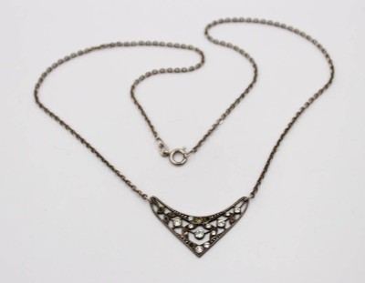 Auktion 376<br>Collierkette, 830er Silber, klare Steine, einige fehlen, 4,3gr., L-42cm [1]