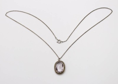 Auktion 376<br>Halskette mit Amethystanhänger, Silber, zus. 5,7gr., L-50cm [1]