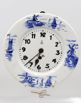 Auktion 376<br>Küchenuhr älter Holländische Motive , Keramik / Metall , [1]