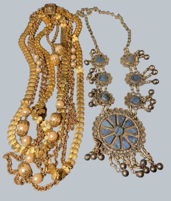 Auktion 376<br>7x div. Modeschmuck- und Steinketten [1]