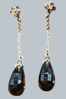 Auktion 376<br>Paar lange Silber Ohrhänger mit Rauchquartz Tropfen, H-4,5 cm, ca. 4,35 gr. [1]