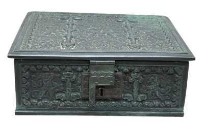 Auktion 376<br>Messingkasten von Erhard&Söhne, stark patiniert, 16x13 cm, H-6 cm [1]
