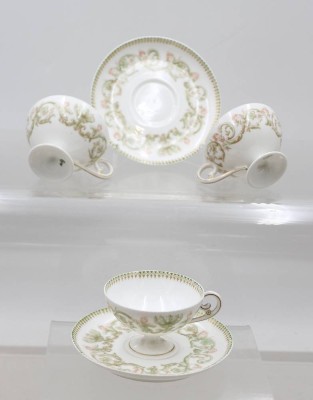 Auktion 376<br>3 Moccatassen mit 2 Untertassen  aus der renommierten Manufaktur von Charles Ahrenfeldt Limoges aus Frankreich [1]