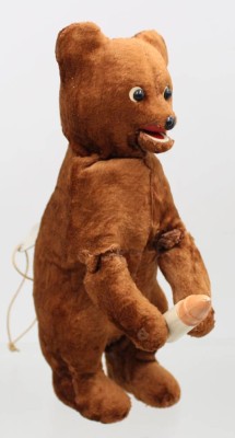 Auktion 376<br>ein mechanischer sowjetischer Vintage-Aufzieh-Teddybär (ca. 1950er/1960er-Jahre) aus der Sowjetunion  [1]