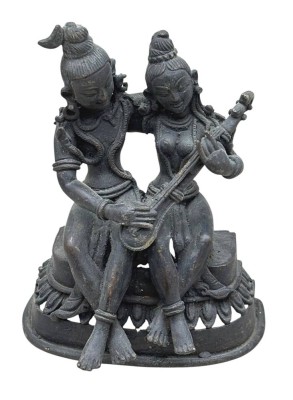 Auktion 376<br>Bronze, hinduistisches Götterpaar Shiva und Parvati , musizierend, auf Lotus-Thron, stark patiniert, wohl 19.Jhd., H-13 cm, B-10,5 cm [1]