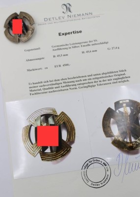 Auktion 376<br>Germanische Leistungsrune des SS - seltene Ausführung in Silber , [1]