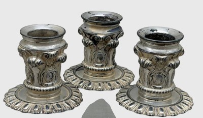 Auktion 376<br>3x versilberte Kerzenständer, ungepflegt, H-6 cm [1]