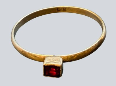 Auktion 376<br>Silberring-925- mit roten Stein,  RG 60, 0,94 gr. [1]