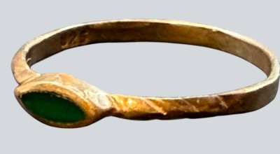 Auktion 376<br>Silberring-925- mit grünen Stein, RG 52,  0,91 gr. [1]