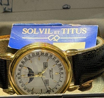 Auktion 376<br>Quartz Armbanduhr 