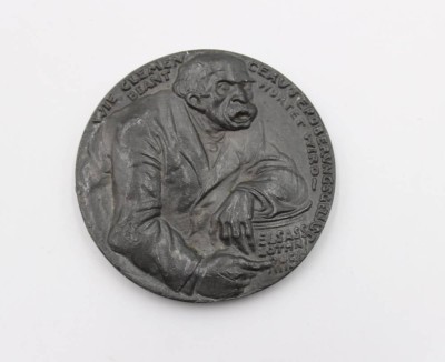 Auktion 376<br>satirische Gussbronze-Medaille, Karl Goetz, 1918, ca. D-5,5cm [1]