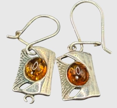 Auktion 376<br>Paar Silber-925- Ohrhänger mit Bernstein, 1x Öse offen und verbogen, H-3 cm, 3,36 gr [1]