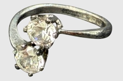 Auktion 376<br>Silberring-925-, 2 klare Steine, RG ca. 56, 2,9 gr [1]