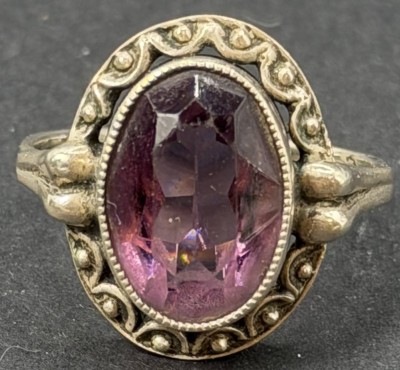 Auktion 376<br>alter Silberring-925-, violetter Stein, RG 51, 4 gr. [1]