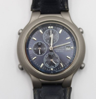 Auktion 376<br>Armbanduhr, Citizen Eco-Drive Titanium Chronograph, Werk nicht gepr., D-3,5cm [1]