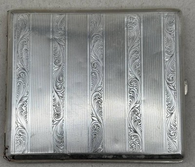 Auktion 376<br>Silber-800- Zigarettenetui, minimale Dellen, 8,5x10 cm,  123 gr. [1]