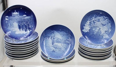 Auktion 376<br>23x div. Weihnachtsteller, Bing u. Gröndahl, ab 1975 bis 1999, nicht Vollständig, D-19cm [1]